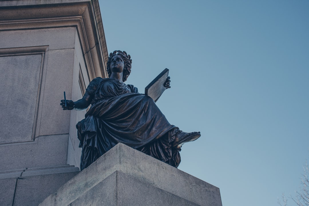 Praha: Může se dlužník vzdát dědictví kvůli dluhům?